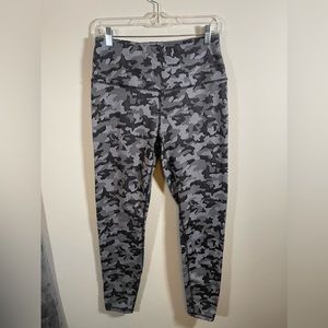Spyder Active Leggings Women’s Size M Camo